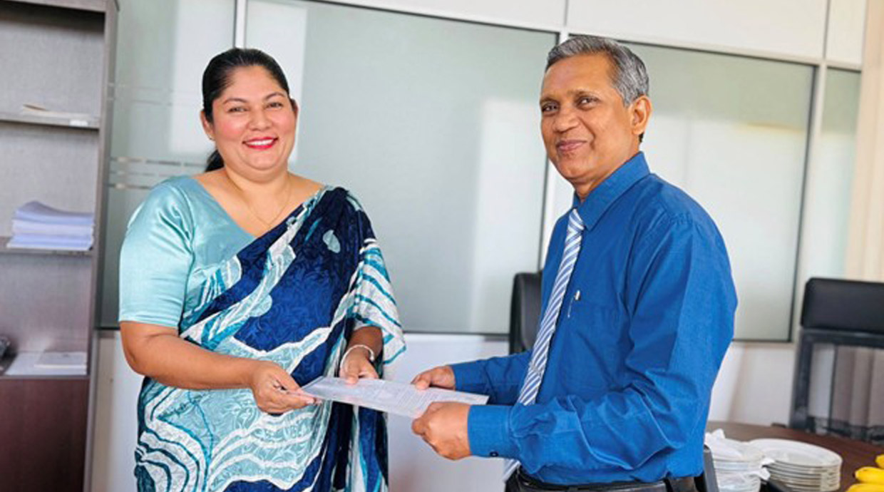 ජාතික සමගිය හා ප්‍රතිසංධානය සඳහා වන කාර්යාලයේ නියෝජ්‍ය අධ්‍යක්ෂිකා ඩී. එම්. එස්. එන්. ආරියවංශ මහත්මිය අධ්‍යක්ෂ ජෙනරාල් (රාජකාරී ආවරණ) තනතුරෙහි  වැඩ බාර ගැනීම