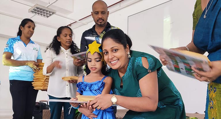 Art exhibition and certificate distribution